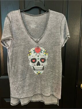 Grey V-Neck Short Sleeve Tee with Floral Sugar Skull Graphic